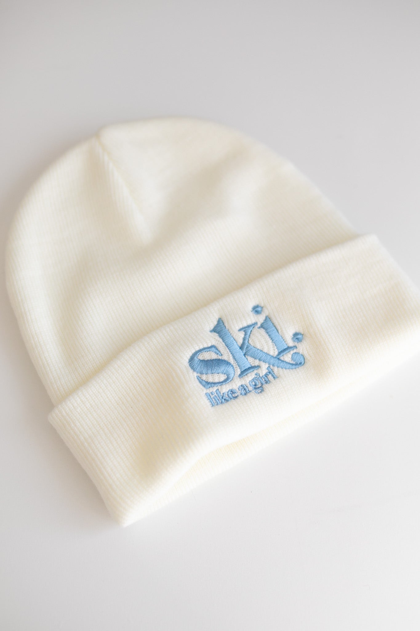 White Après Beanie