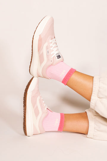 Yeah, I Ski Socks – Pink