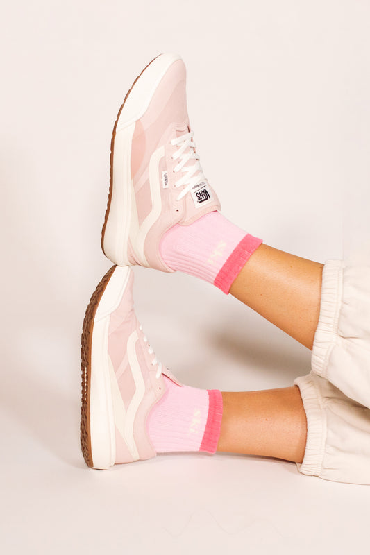 Yeah, I Ski Socks – Pink
